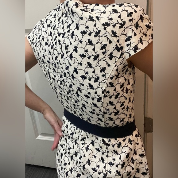 Carolina Herrera ivory tweed navy embroidered sheath midi dress size 4 - Picture 14 of 16